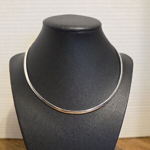 RMN Vintage Classic Flat Omega Silver Tone Necklace